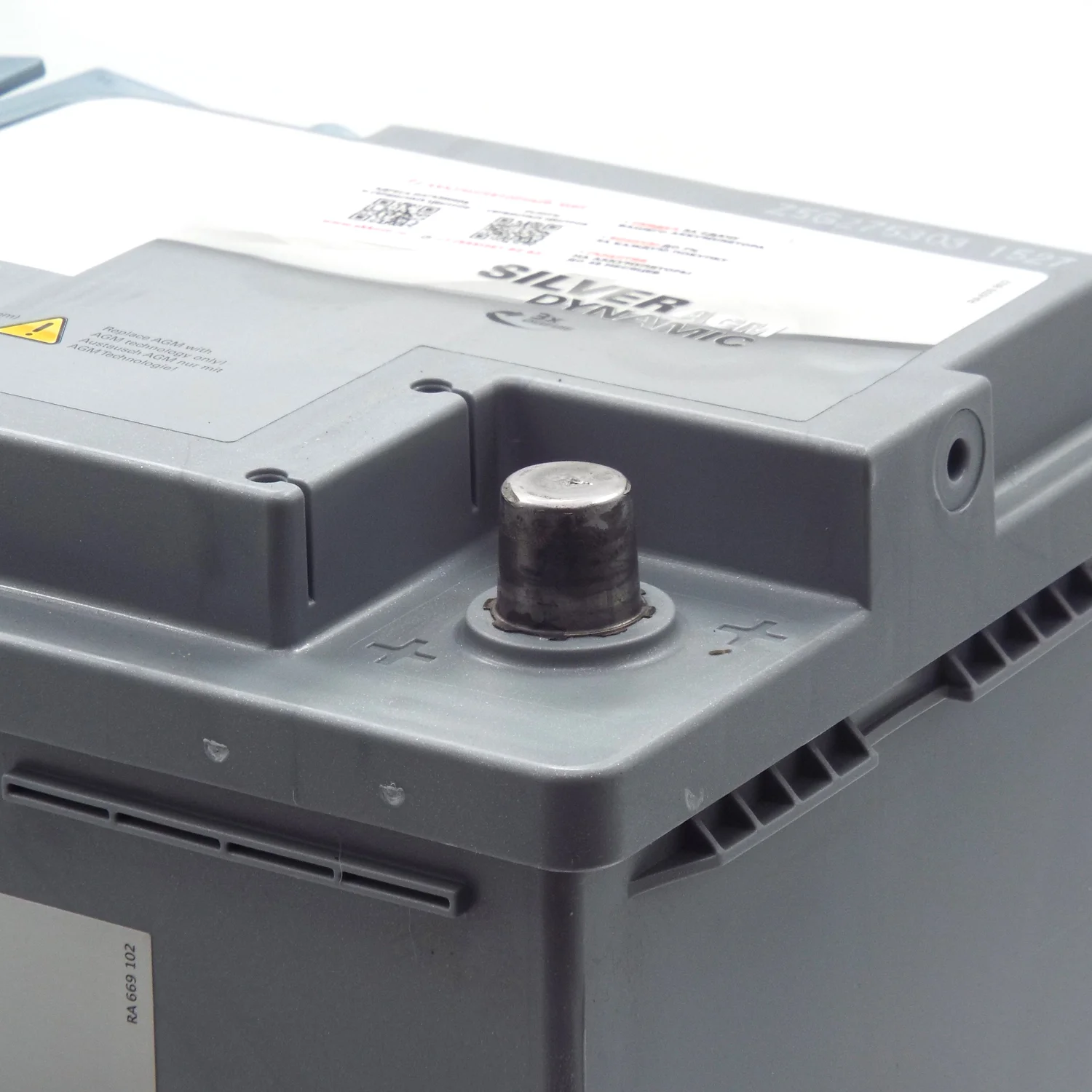 Аккумулятор VARTA Silver Dynamic AGM Н15 (A4) 105 Ач о.п. Фото 1